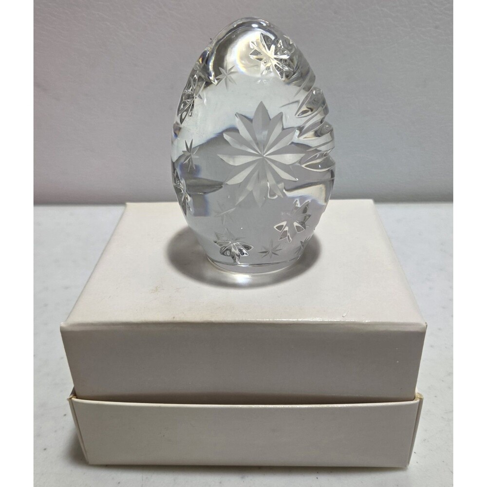 Sullivans Art Glass Paperweight Egg 24% Lead Crystal Etched Snow Flakes Poland
